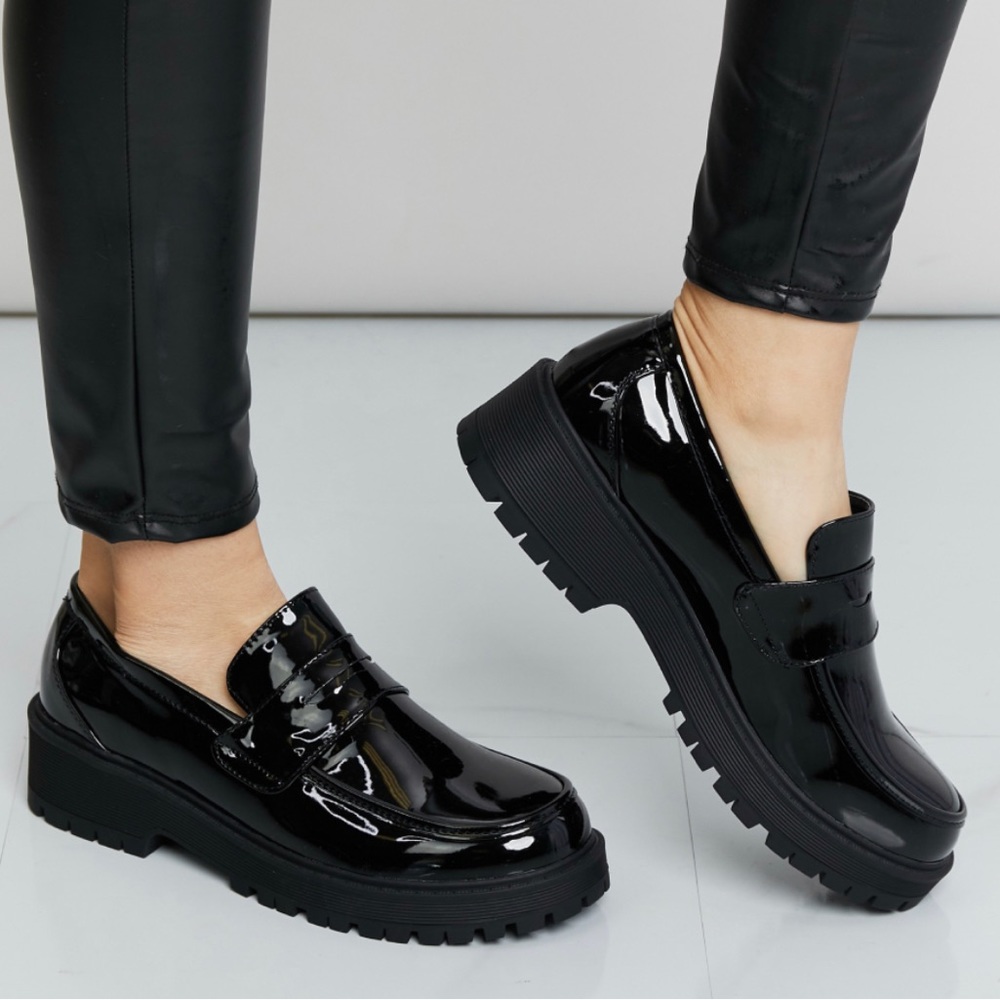 Forever Link Round Toe Loafers